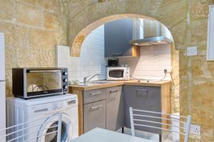 Historic Valletta 2BR Townhouse with Charm & Central by 360 Estates