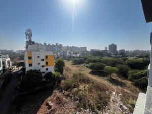 Anahat HostShuttler 2BHK 2 Bed AC Appartment