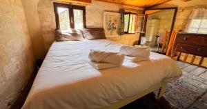 Maisons de vacances Bucolic garden - magical view - the bohemian life! : photos des chambres