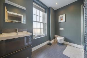 Stunning Flat Close to Central London With Office