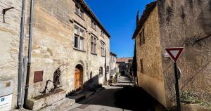 Maisons de vacances Bucolic garden - magical view - the bohemian life! : photos des chambres