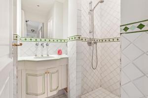 Appartements 3 Bdr Apt - Clos Sainte Anne : photos des chambres