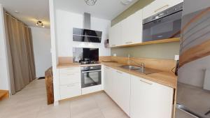 Merlyne Beach Villa 7