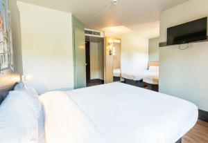 Hotels B&B HOTEL CHAMBERY La Cassine : Chambre Quadruple