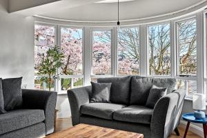 Exclusive Offers l Last-Minute Stay l Sleeps Up to 6 l Conveniently located near town Centre l restaurants l and local attractions l It offers easy access to the stunning Causeway Coast l Coleraine Hideout l WeStayBelfast