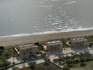 Beachfront Apartments - Apérion