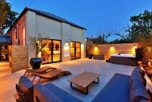 Finest Retreats - Wesleyan House - Snargate