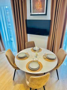 Deluxe Aparthotel Central