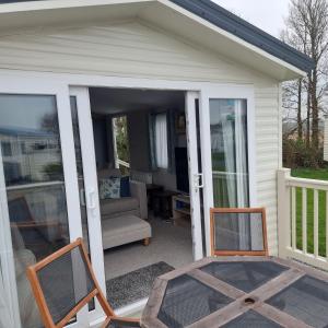 7 Bays 6 Berth Willerby Molton Caravan