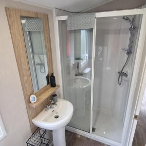 7 Bays 6 Berth Willerby Molton Caravan
