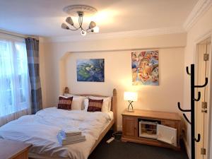 Double room with private bathroom in Flat London centre