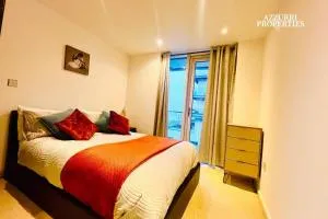 Elegant 1-Bedroom Flat with Balcony view of Millwall and only 7-minute walk to Crossharbour Station - London