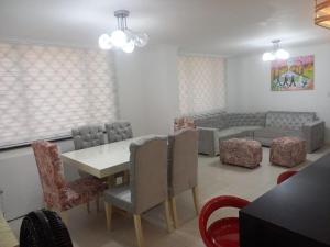 Suitable for 12 in Santa Marta