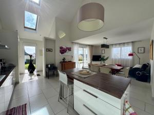 Maisons de vacances La Maison des Agapanthes - acces PMR - a 20 mn des Plages : photos des chambres