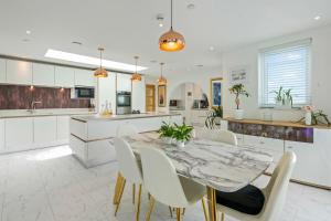 The Penthouse - Marine House