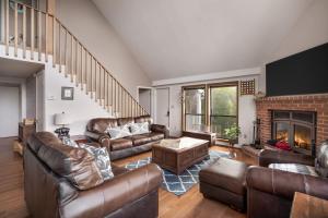 Golf Views Fireplace 2 Fire Pits Grill & Deck