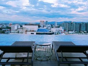 Astra Sky River 2 Bedroom Rooftop Swimming Pool Gym City Centre