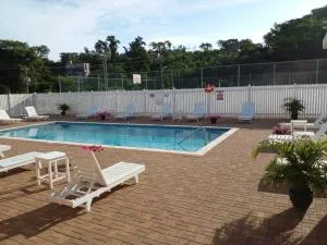 Tropical Getaway 2-Bedroom Home with Pool and TV in St Ann - Ewarton