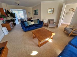 Sandy Gem - Viking Bay Getaway