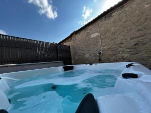 Appartements Gite 8 personnes avec jacuzzi a 10 min de Reims : photos des chambres
