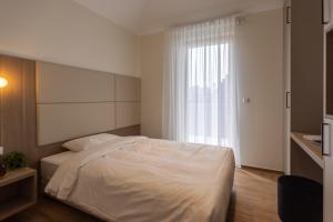 Cessange House by Rentaroo