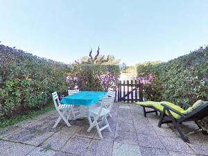 Appartements Appartement 2 pieces avec terrasse et piscine a La Londe-les-Maures - FR-1-826-7 : photos des chambres