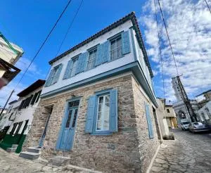 The Blue House - Traditional House in Old Town - Vathý