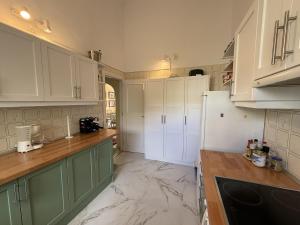 Charming 3-bed Villa in Calahonda - Villa Suiza