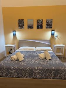 Double Room with Private External Bathroom room in Bronze Horse