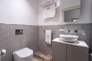 Old Theatre Suites - Vulcano