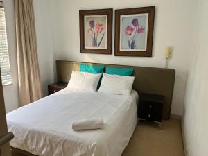 Stay at Graces -Westpoint Luxury Apartments