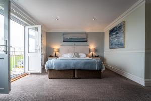 Superior Double Room with Sea View room in Botany Bay Hotel