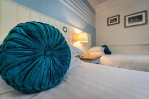 Standard Twin Room room in Botany Bay Hotel