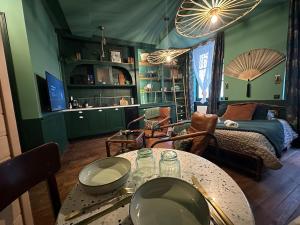 Appartements LE JUNGLE-ROOM, Sauna, Hyper-centre : photos des chambres