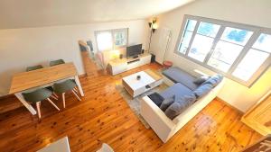 f2 VUE INCROYABLe sur lac avec jardin avec balnéo et 400m centre