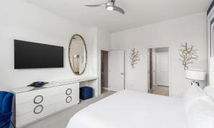 Chic Villa with Fashionista BR, Theater & Game Loft