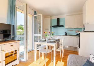 Lovely apartment with private parking