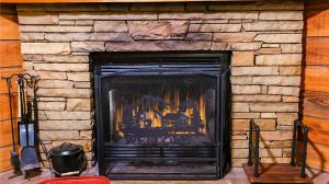 Sasquatch Adventure - Hot tub, Fireplace, & Arcade!