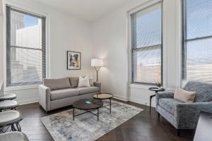 Deluxe One-Bedroom Apartment room in Placemakr Downtown Pittsburgh at The Pennsylvanian