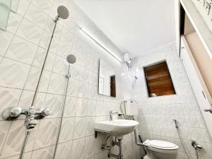Lovely 3BHK Serviced Apt near ISKCON Temple, Juhu Mumbai
