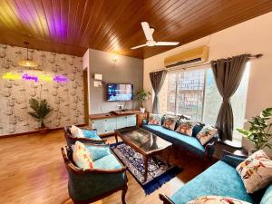 Lovely 3BHK Serviced Apt near ISKCON Temple, Juhu Mumbai