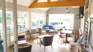 Hotels Logis Hotel La Rosiere----Situe entre BAYEUX et ARROMANCHES : photos des chambres