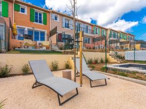 70m2, piscine , 2 chambres