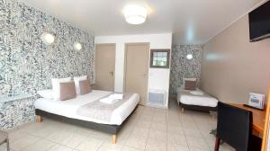 Hotels Logis Hotel La Rosiere----Situe entre BAYEUX et ARROMANCHES : photos des chambres