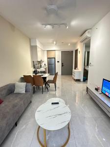 AGILE SKY HOME Near Pavilion with TRX and GOLF View Including Swimming Pool - Ubytování bez kategorie ve městě Kuala Lumpur