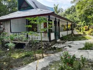 Coaster Cottages - Langgur