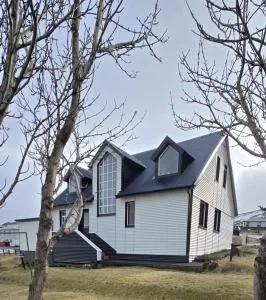 Maggys Home - Arnarstapi