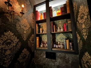 Appartements LA CHAMBRE DES SECRETS, Magique, Hyper-centre, 9 Couchages : photos des chambres