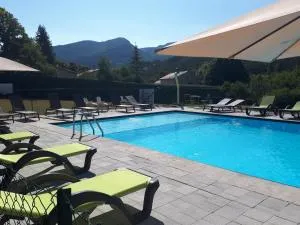 Logis Hôtel Le Céans - 锡斯特龙