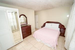 Spacious 3-Bedroom Home - Regency Park